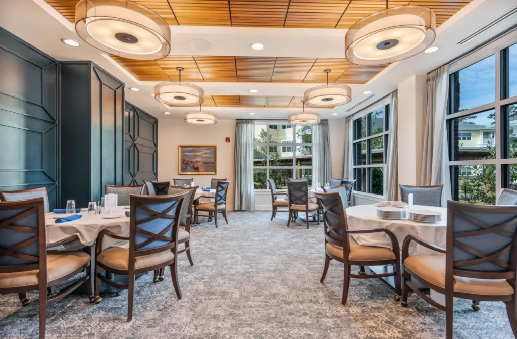 Exploring the Benefits of Private Suites in Assisted Living Facilities